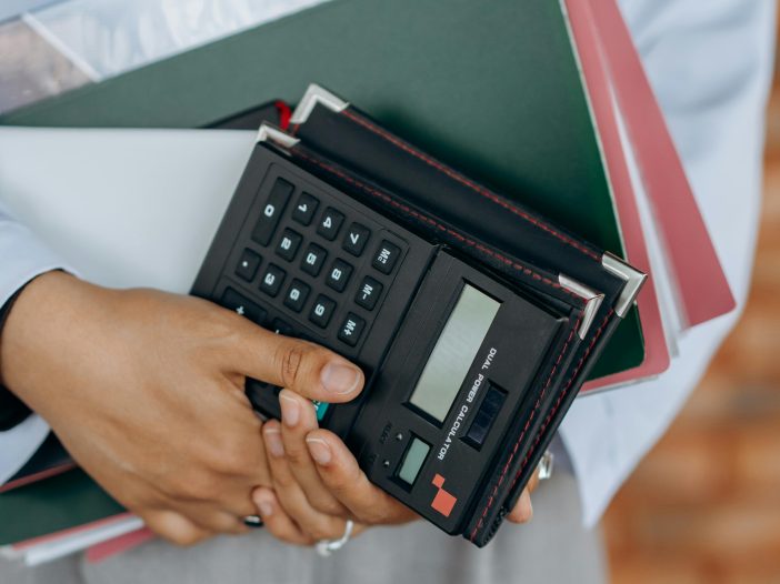 IRS Form 1099-NEC and 1099-MISC reporting threshold update from $600 to $2,000 under the One Big Beautiful Bill Act for government contractors.